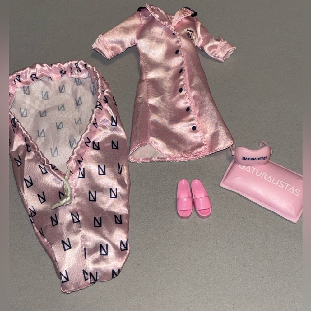 Barbie Naturalistic Set